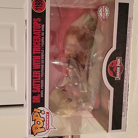 Funko Jurassic Park Dr. Sattler with Triceratops (Pop! Moment) Vinyl Funko Jurassic Park Dr. Sattler with Triceratops (Pop! Moment) Vinyl